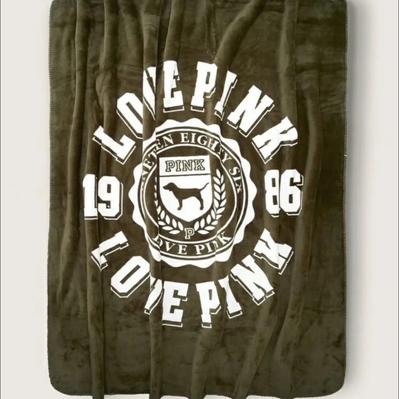 NEW VICTORIA'S SECRET PINK Vintage Green 60" x 72" (bigger size) Sherpa Blanket - Picture 8 of 9